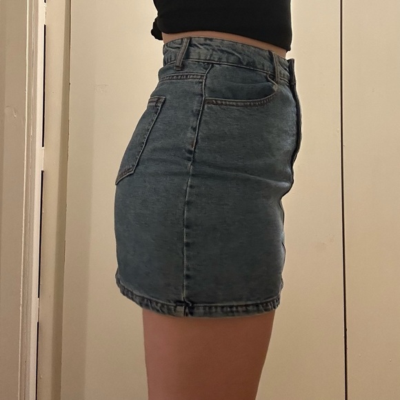 denim mini skirt from Forever 21! - Picture 2 of 5
